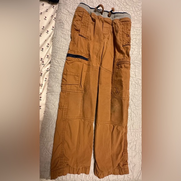 Boden cargo pants lined with soft star motif fabric-7Y - Picture 4 of 6